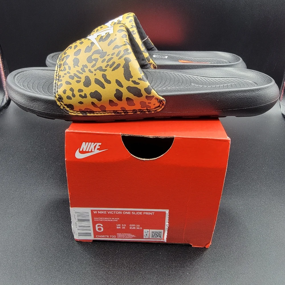 Nike Victori One Leopard Print Women's Slides Sz 6 Black CN9676 700 Comfort New